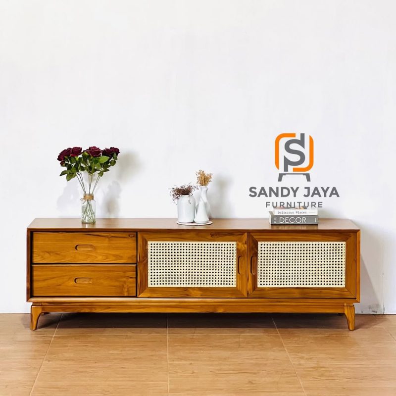 Bufet TV minimalis kayu modern dengan 2 laci dan 2 pintu anyaman rotan