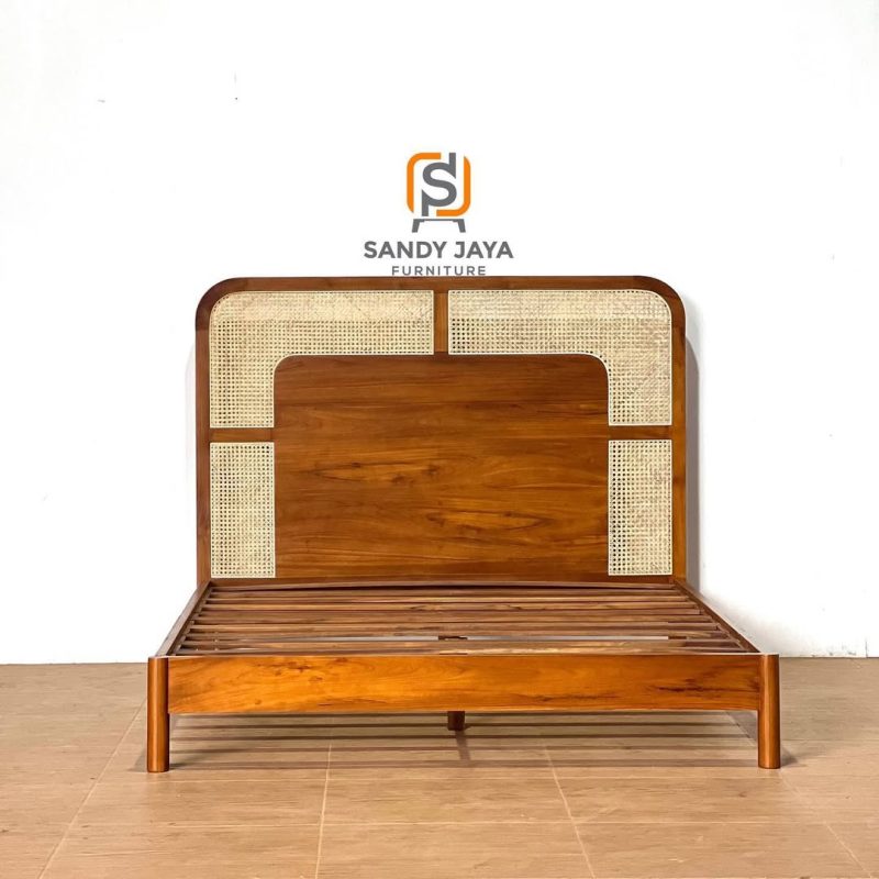 Tempat Tidur Kayu Jati Kombinasi Rotan Minimalis Modern