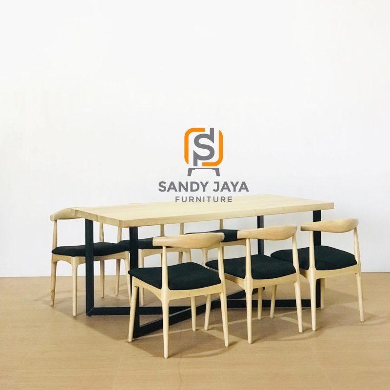 Set meja makan industrial kayu solid dengan kursi minimalis kaki kayu dan rangka besi hitam