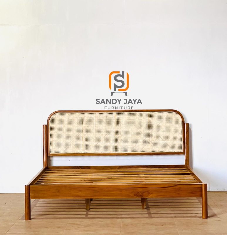 Tempat Tidur Minimalis Kayu Jati Kombinasi Rotan