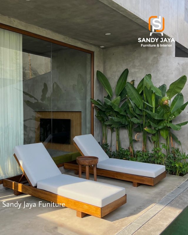 Kursi santai outdoor kayu jati untuk villa dan rumah modern