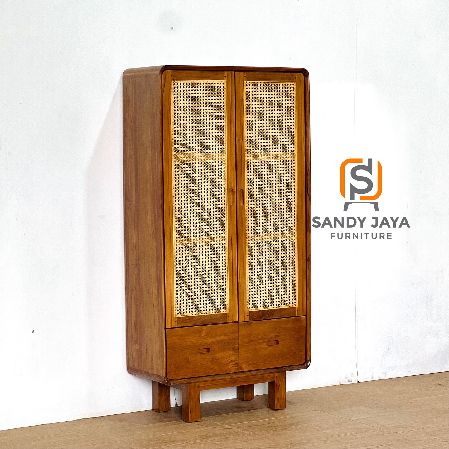 Lemari pakaian 2 pintu kayu jati kombinasi rotan Sandy Jaya Furniture