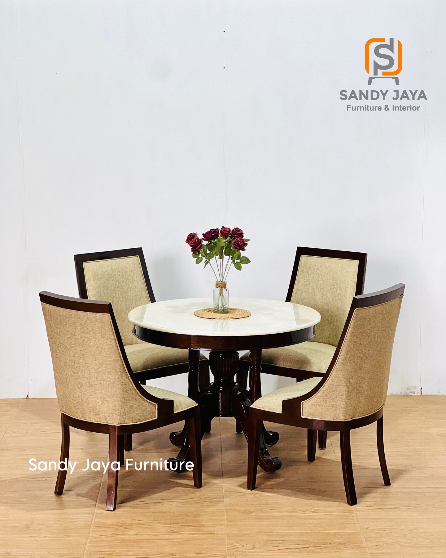 furniture ruang makan