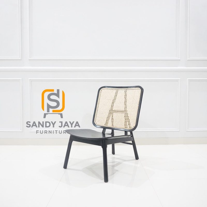 kursi santai kayu jati kombinasi rotan warna hitam